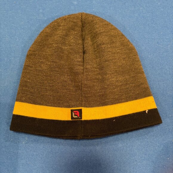 UW-Oshkosh Titans Winter Beanie Hat One Size Fits Most - Picture 2 of 4